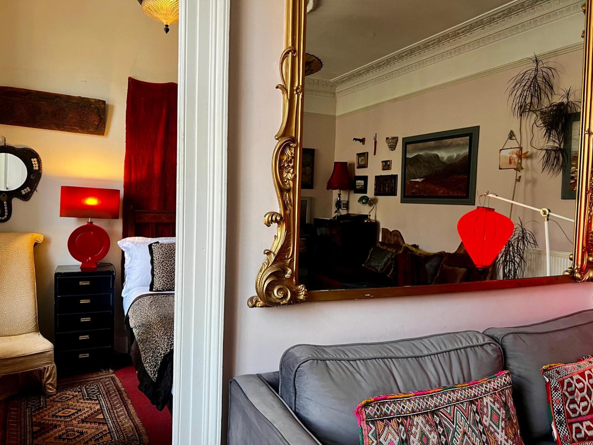 Central Apartment With Parking, Original Art And Antiques エディンバラ エクステリア 写真