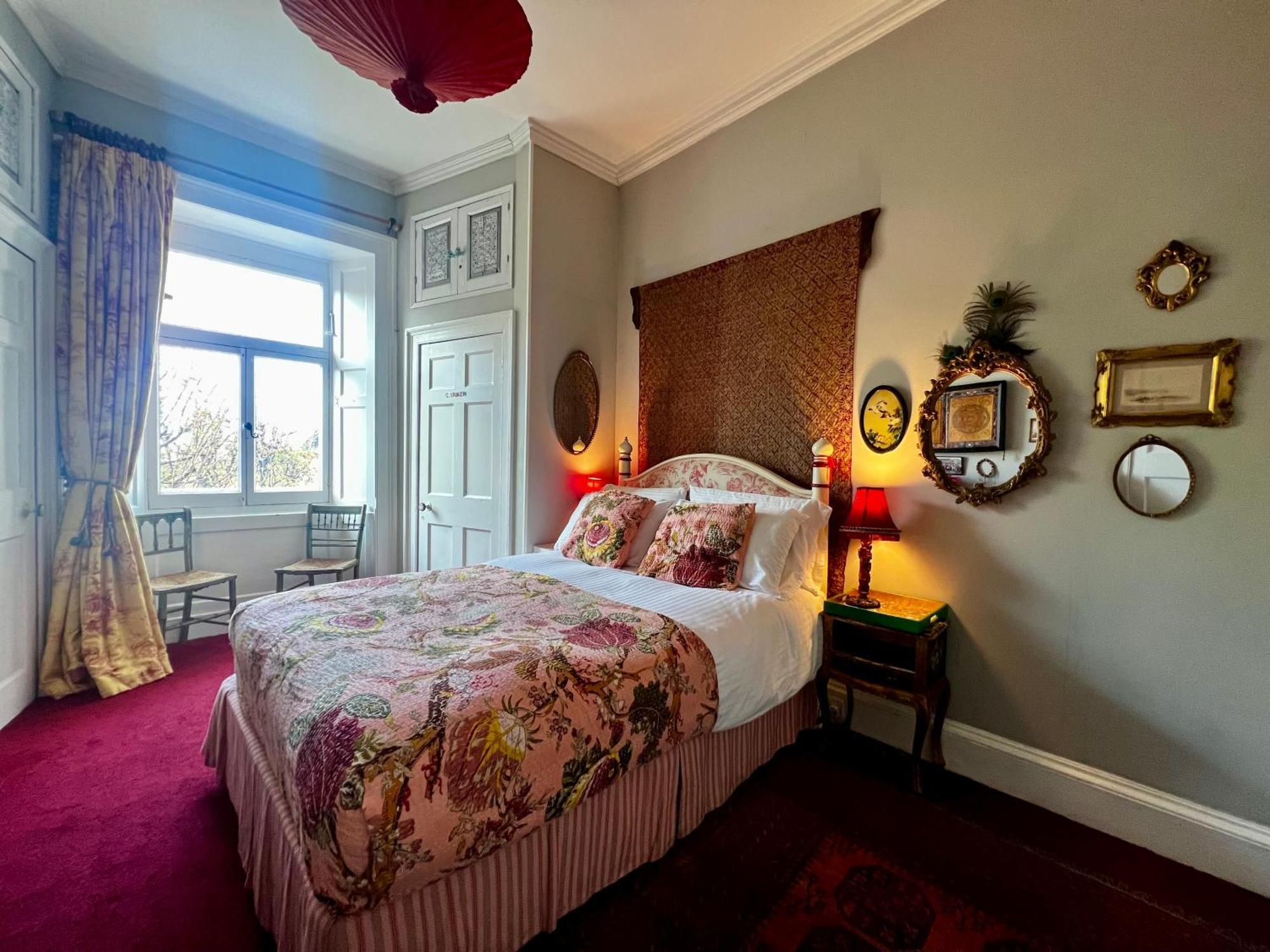 Central Apartment With Parking, Original Art And Antiques エディンバラ エクステリア 写真