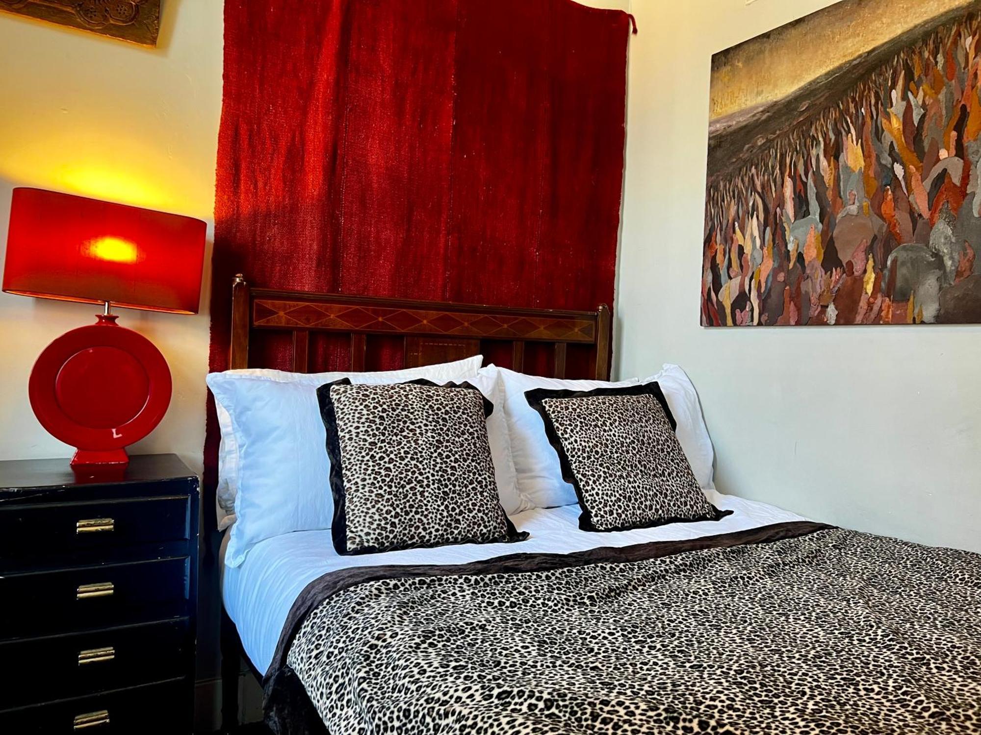 Central Apartment With Parking, Original Art And Antiques エディンバラ エクステリア 写真